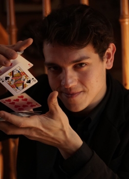 "Desde que era muy pequeño siempre me he imaginado estando encima de ese escenario, no tengo palabras para describir lo que siento por estar en la gala 'Guadalajara Mágica'"