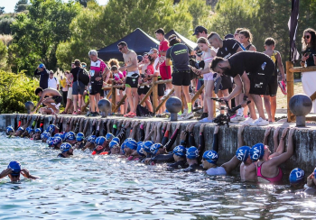 El Azud de Pareja acoge el VIII Acuatlón Dani Molina: deporte, superación y emoción en estado puro