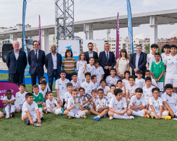 Álvaro Arbeloa vuelve a visitar la escuela sociodeportiva de la Fundación Real Madrid en Guadalajara