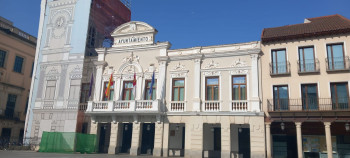 El Ayuntamiento tampoco lucirá este año la bandera LGTBI