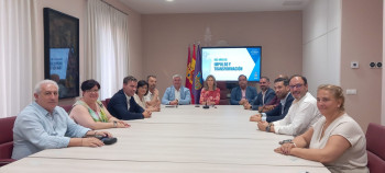 Guarinos se vanagloria de "congelar" los impuestos y marca los columpios inclusivos entre los logros "más significativos" de sus dos años de Gobierno