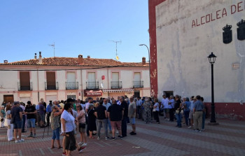 La Guadalajara más rural se une en Alcolea del Pinar contra la eliminación de paradas del nuevo mapa concesional de la línea Madrid-Teruel -Valencia