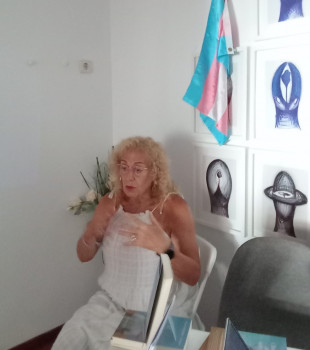 Mareta se unió al Orgullo LGBTQIA+ a través de la literatura