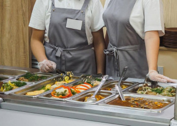 CLM aprueba el nuevo Decreto de ayudas de comedor escolar y libros de texto