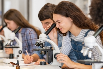 La Delegación de Educación, Cultura y Deportes organiza un curso protagonizado por científicas del Observatorio Astronómico de Yebes 