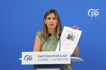 Agudo dice que una de las adjudicaciones del Gobierno regional "huele muy mal"