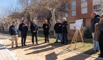 Vega y el alcalde de Molina de Aragón inauguran el renovado Parque de la Alameda