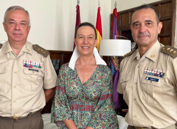 El Ayuntamiento da la bienvenida al nuevo subdelegado de Defensa 