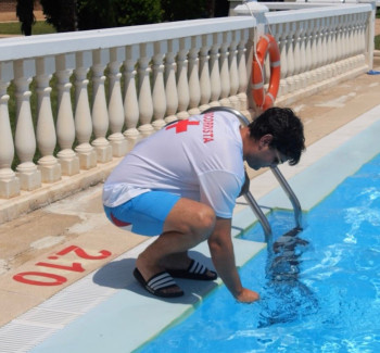 La piscina de Alovera no presenta ninguna sustancia tóxica tras el incendio del Polígono Ródano