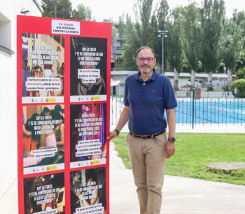 La piscina de San Roque acoge una campaña de sensibilización por el Día Mundial contra la Trata de Personas