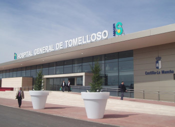 Un trabajador queda inconsciente tras caer al suelo desde un toro mecánico