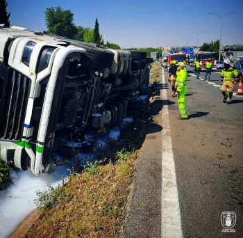 Vuelco de un camión en la A-2