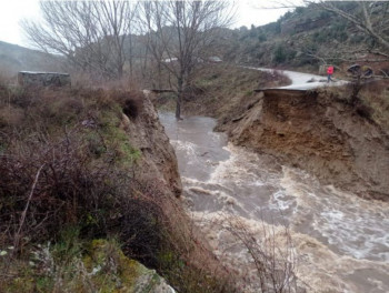 Zarzuela de Jadraque exige a las administraciones que reconstruyan el puente que se llevó la riada