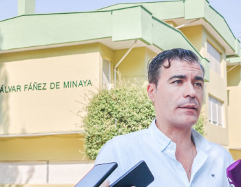El Ayuntamiento renueva la fachada del CEIP Álvar Fáñez 