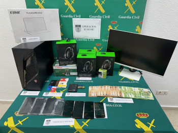 Detenidas tres personas pertenecientes a un grupo criminal dedicado a estafar a empresas de logística