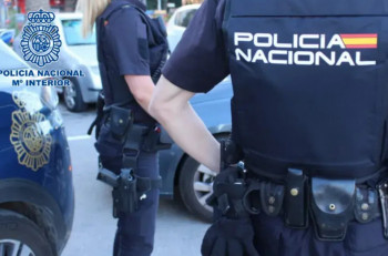 Detenidos dos menores de 14 años por incendiar contendores y papeleras