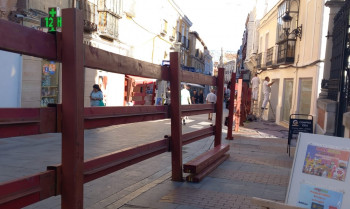 Ya se han montado las talanqueras del nuevo recorrido de los encierros