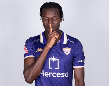 Salifo hace rugir al Escartín y guía al Dépor a su segunda victoria