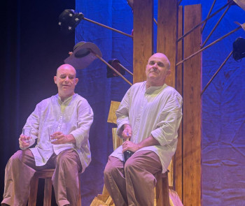 Apoteósico estreno teatral en Cabanillas de 'Ultramarinos de Lucas'