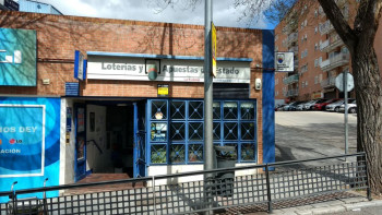 La Administración de Loterías nº9 de la Calle Alamín reparte el Segundo Premio de la Lotería Nacional