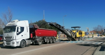 Comienzan las obras de reforma de la carretera GU-102 que conecta Villanueva de la Torre con Azuqueca de Henares
