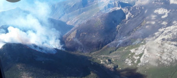 ÚLTIMA HORA: Evacúan las localidades de Peñalba de la Sierra y La Cabida por el incendio del Pico del Lobo