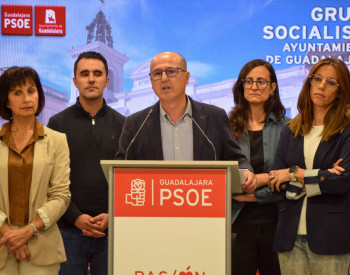 Rojo pide a Guarinos que “condene el genocidio en Gaza como un compromiso firme con los derechos humanos, la paz y la justicia”