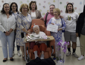 Reconocimiento a María, vecina de Alovera con 101 años 