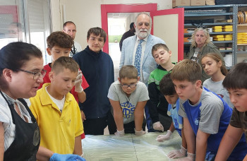 El Gobierno regional acerca la artesanía a los colegios para que el alumnado conozca y valore el oficio y el trabajo artesano