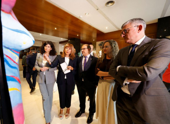 Las Cortes acogen una exposición sobre la salud mental y las mujeres