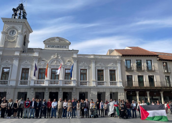 Minuto de silencio en la Plaza Mayor por el genocidio en Gaza