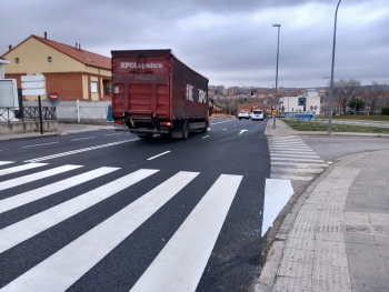 Hoy se restablece el tráfico en la calle Virgen del Amparo tras las obras de la Red de Calor