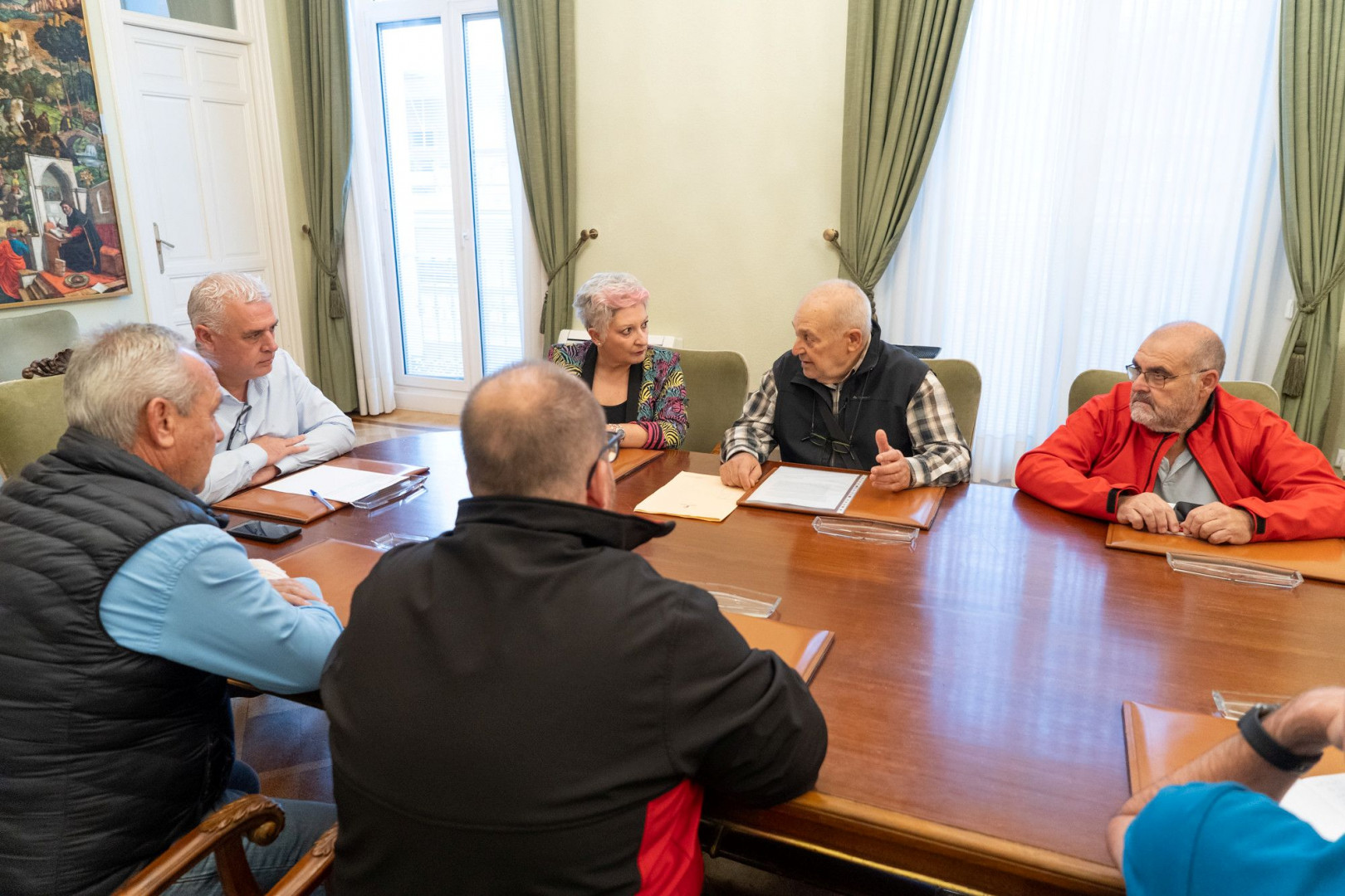 Reunión con los alcaldes de ambas localidades//Imagen: Diputación Provincial.