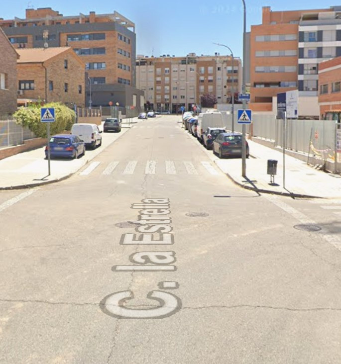 Imagen: El incendio se ha producido en la calle Estrella en Guadalajara / Google Maps