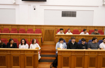 El programa ‘Cortes Abiertas’ ha llevado a 7.000 personas a la sede del parlamento 