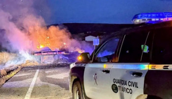 Cortada la N-211 a la altura de Pobo de Dueñas a causa del incendio de un camión en Teruel