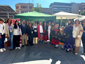 La tradición y el talento de las mujeres rurales se dieron cita en la Plaza del Jardinillo