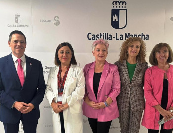 El Gobierno regional reconoce el trabajo del Comité Multidisciplinar de Cáncer de Mama de Guadalajara 