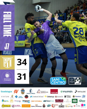 El SANICENTRO Balonmano Guadalajara plantó cara en Artaleku pero se quedó sin premio ante un gran Bidasoa Irún