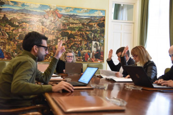 La Diputación mejora la señalización horizontal de 26 carreteras de la red provincial