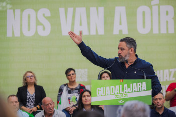 ¡¡Pillados!! Los diputados de Vox en la región tratan de financiar al partido nacional de Abascal con el dinero de los castellanomanchegos