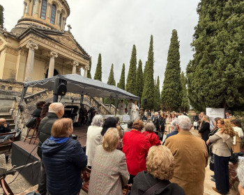 La música y el recuerdo se dan la mano en la misa-concierto de Todos los Santos en el Cementerio 