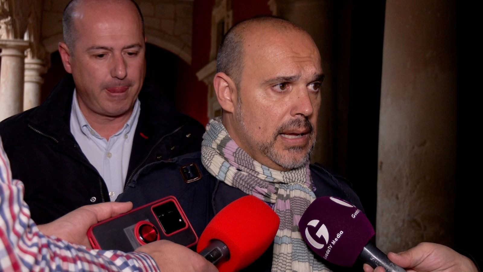 Bellido y Rojo, durante sus declaraciones ante los medios//Imagen: PSOE Guadalajara.