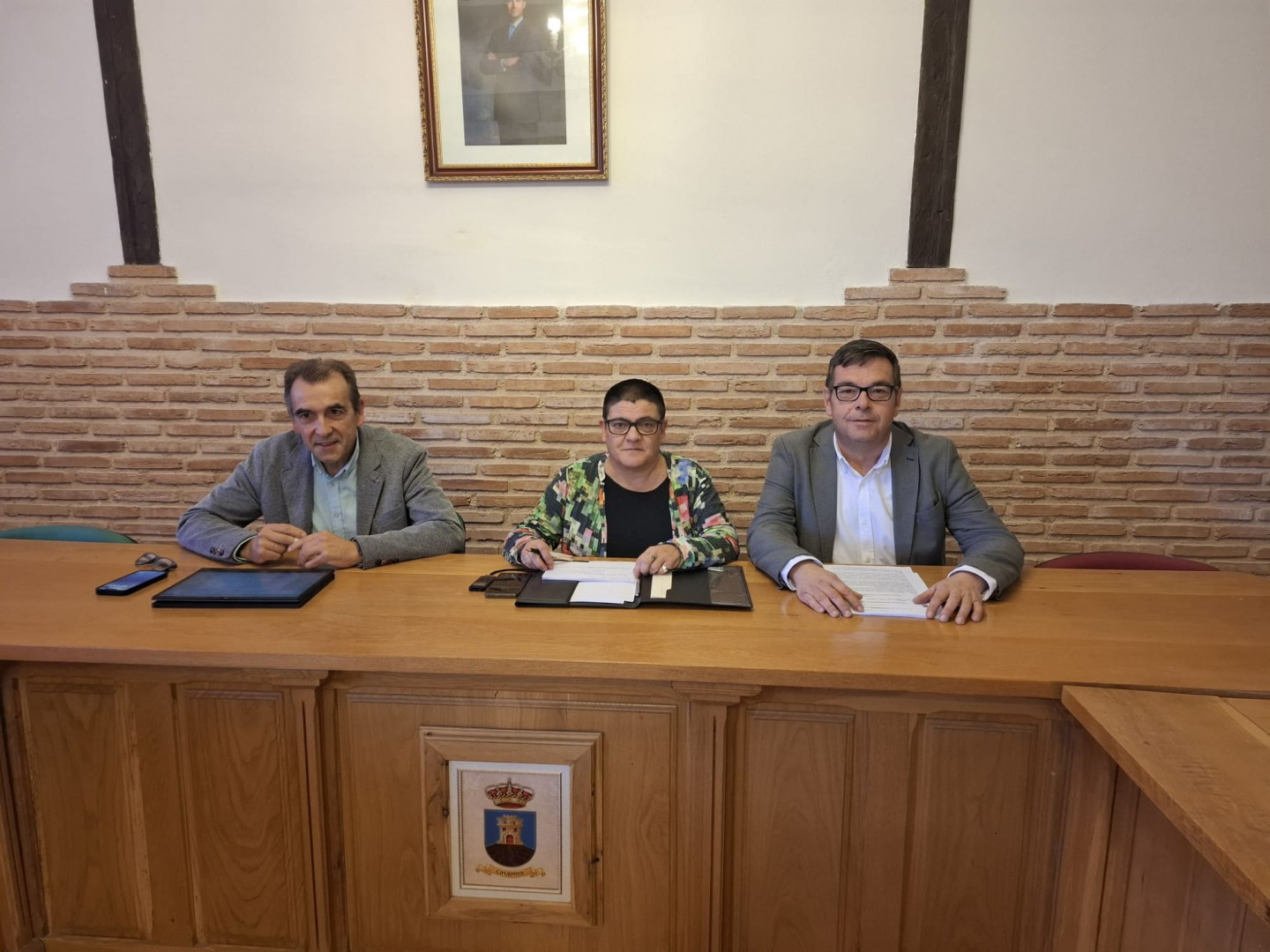 El vicepresidente segundo de la Diptuación y el alcalde de Cifuentes participaron ayer miércoles en el coloquio 'Pueblos Vivos'.