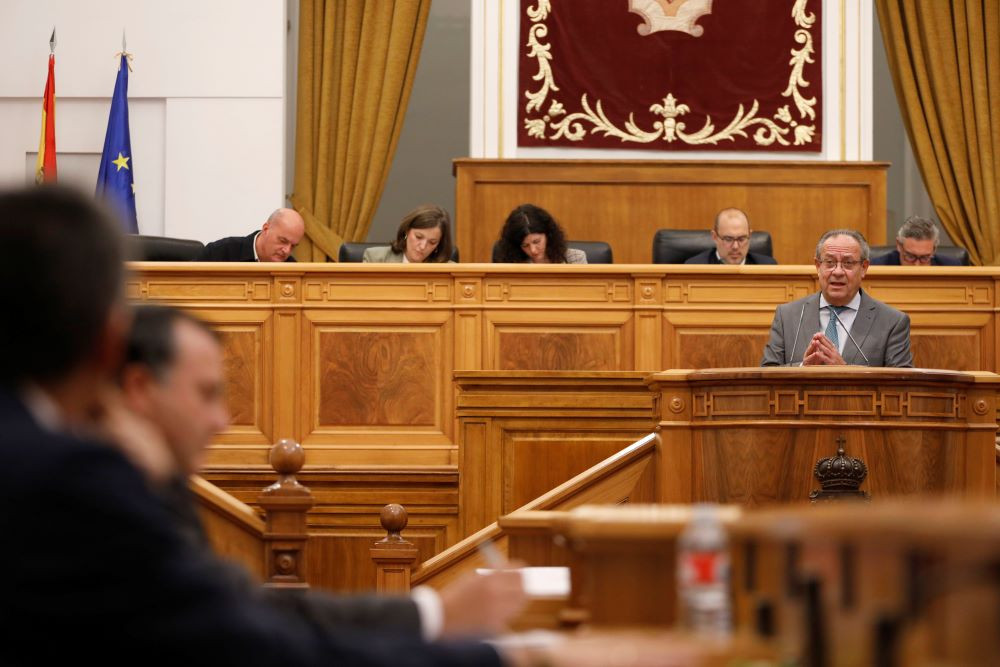 Juan Alfonso Ruiz Molina, fue el encargado de abrir y cerrar el debate presupuestario. Imagen: Cortes de Castilla-La Mancha
