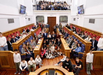 Las Cortes remarcan su compromiso con los derechos de niños y niñas