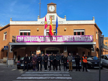 Un minuto de silencio para condenar la violencia machista en Azuqueca