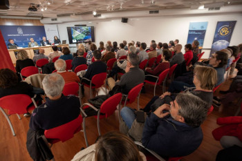 Gran acogida a la charla sobre el Eclipse en el inicio del Ciclo de Otoño de la Asociación de la Prensa