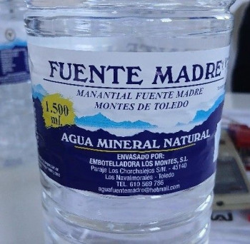 Alerta sanitaria con las botellas de agua mineral de la marca Fuente Madre