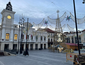 El encendido del alumbrado ornamental inaugura esta tarde las Navidades 2025